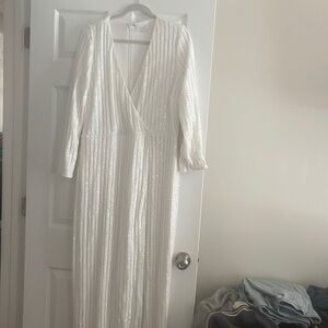 lulu’s 3x white sequin dress never worn!